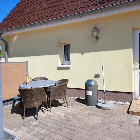 Kleines Feines Kuehlungsborn, Mit Terrasse, Parkplatz & Wlan, 300m Vom Entfernt Apartamento *