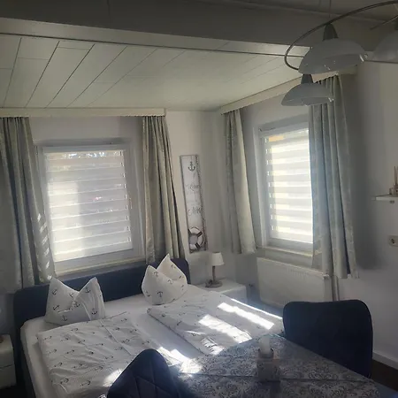 Kleines Feines Kuehlungsborn, Mit Terrasse, Parkplatz & Wlan, 300m Vom Entfernt Apartamento *