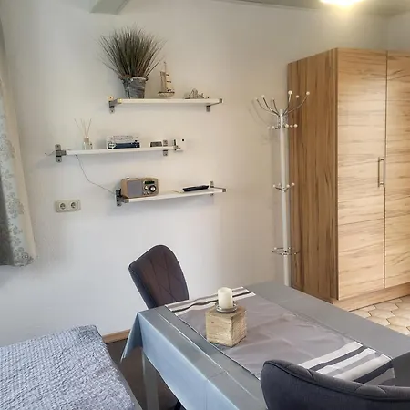 Kleines Feines Kuehlungsborn, Mit Terrasse, Parkplatz & Wlan, 300m Vom Entfernt Apartamento