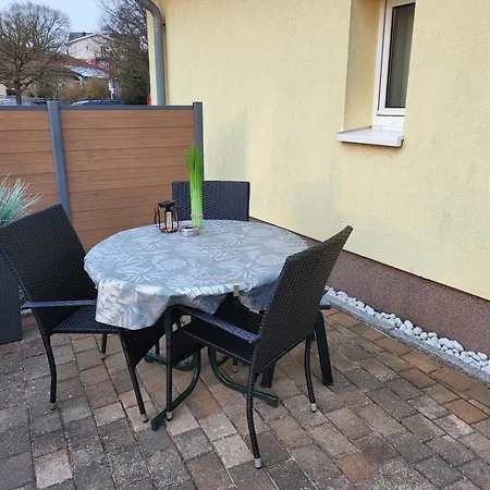 Apartamento Kleines Feines Kuehlungsborn, Mit Terrasse, Parkplatz & Wlan, 300m Vom Entfernt *